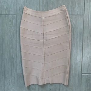 Hot Miami Styles skirt - Size small - beautiful nude color tone.